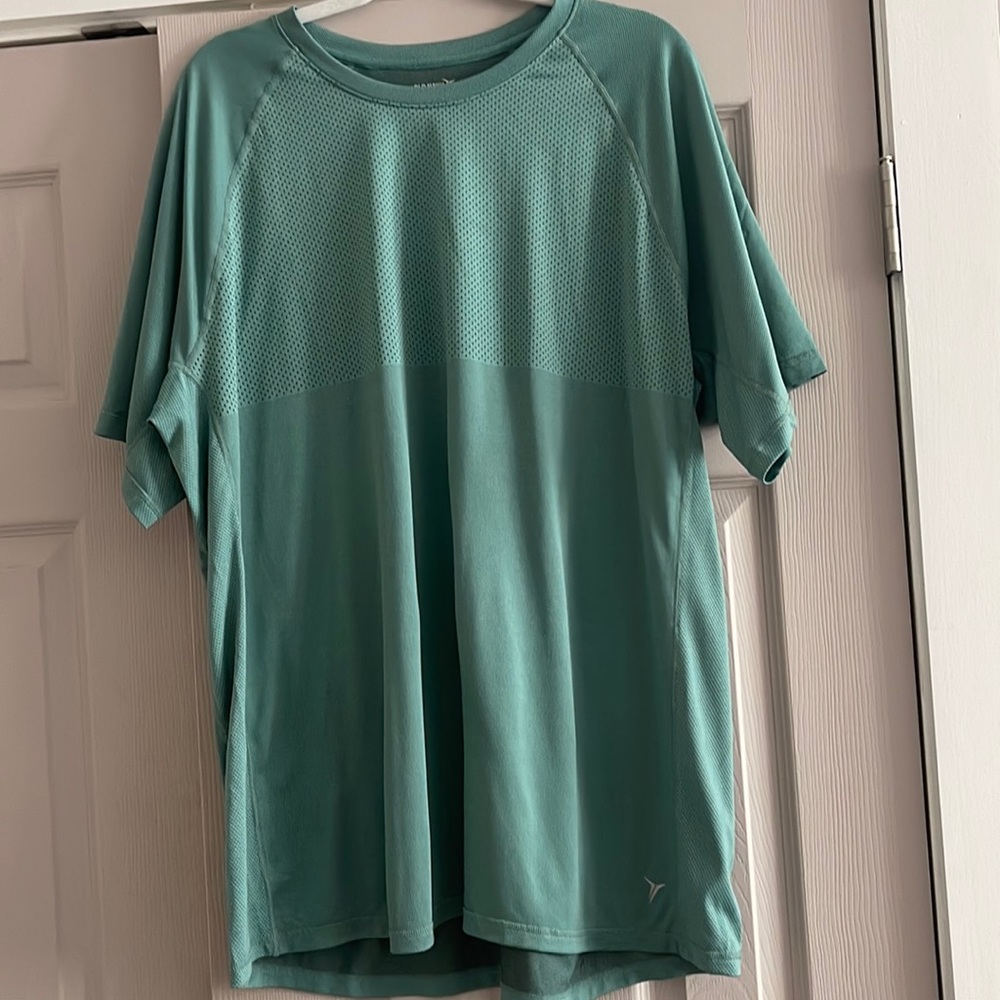 Men’s old navy active short sleeve polyester green shirt